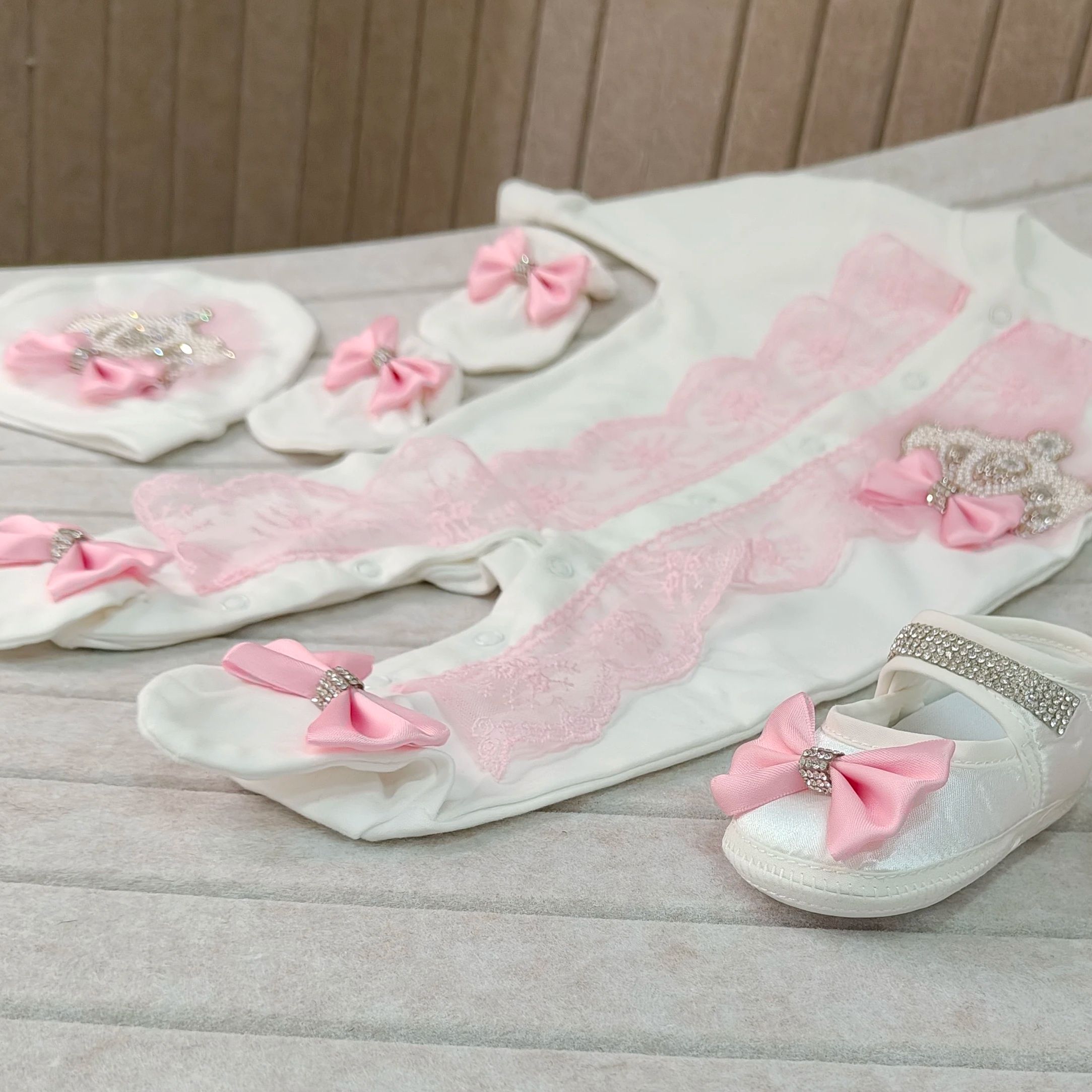 Baby Nursery Outfits - Welcome Home Baby Romper Mittens Bonnet